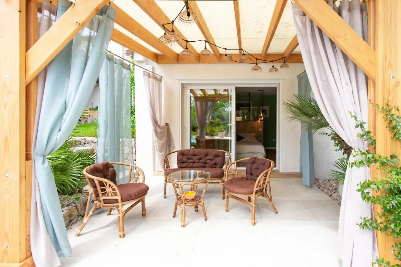 Le Domaine Des Muriers - Charme, Chic, Calme En Provence Cote D'Azur Plascassier Bed & Breakfast
